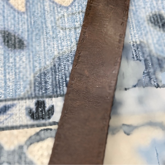 Guess USA Embossed Studded Stars Leather Belt Small - Picture 3 of 9